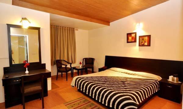 Hotel Suman Paradise Найнитал Номер фото