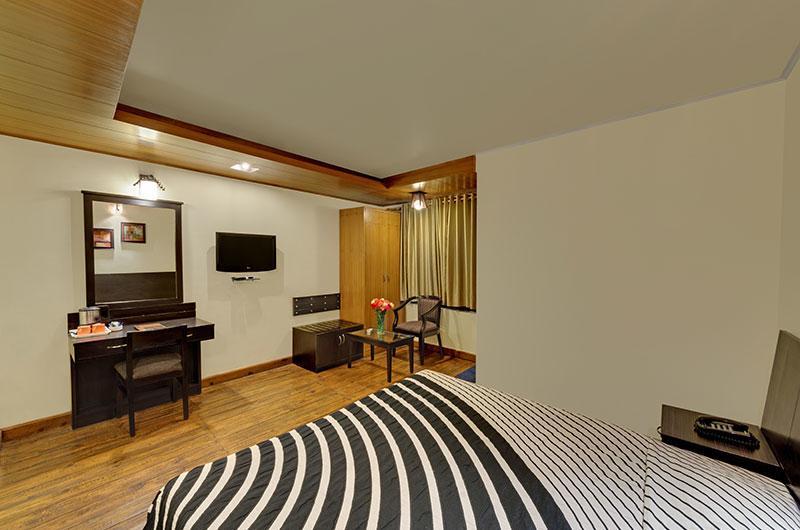 Hotel Suman Paradise Найнитал Экстерьер фото